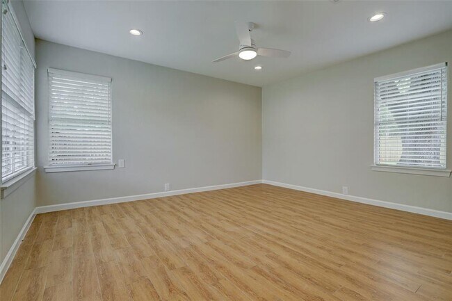 Building Photo - 2803 Conway St