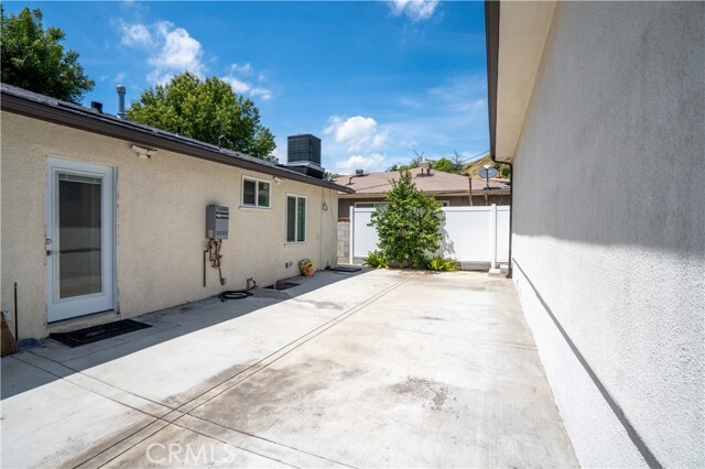 Building Photo - 7768 Shadyspring Dr