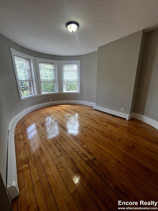 Building Photo - 270 Bowdoin St