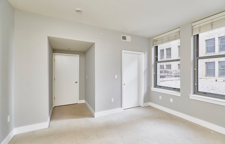 Bedroom 1, Master bedroom - 314 N Broadway