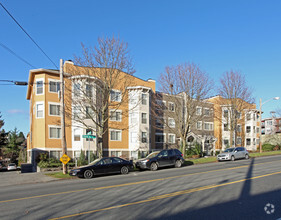 Building Photo - Watermarke Apts.