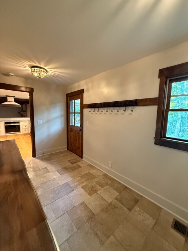 Building Photo - 233 Ranchwood Trail