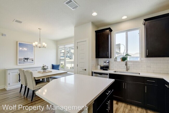 Building Photo - 3 br, 2 bath House - 1925 Sharper Mews  Un...