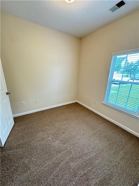 Building Photo - 260 Red Oak Dr