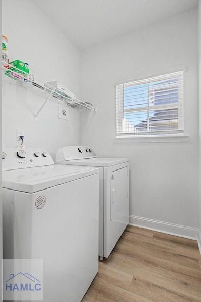 Building Photo - 413 Mcclelland Lp NE