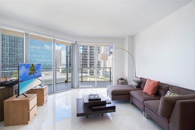 Building Photo - 1300 Brickell Bay Dr