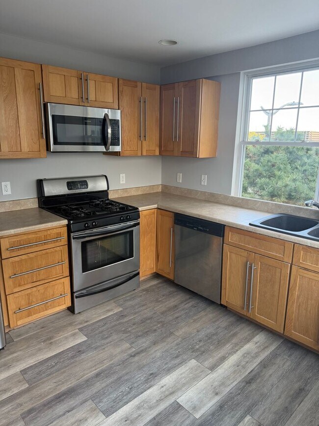 Building Photo - 116 S Massachusetts Ave