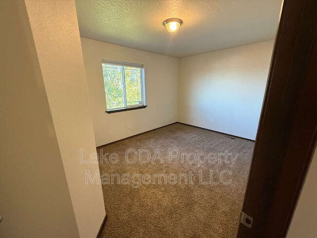 Building Photo - 2938 E Thrush