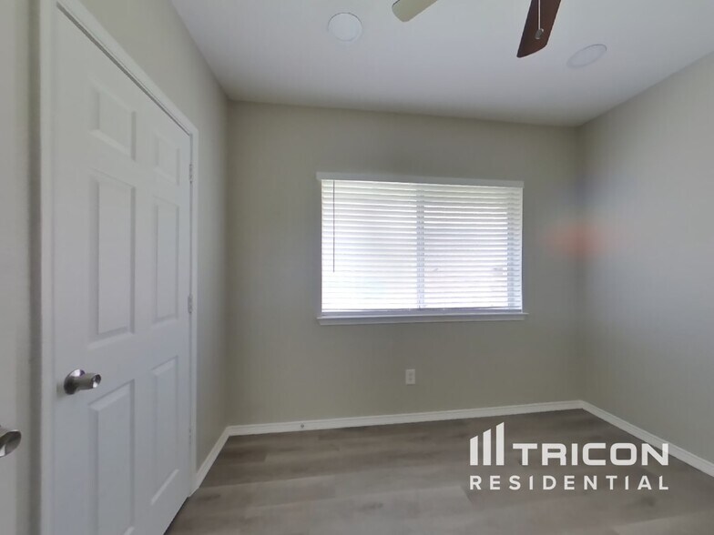 Building Photo - 5619 Indian Hill Dr