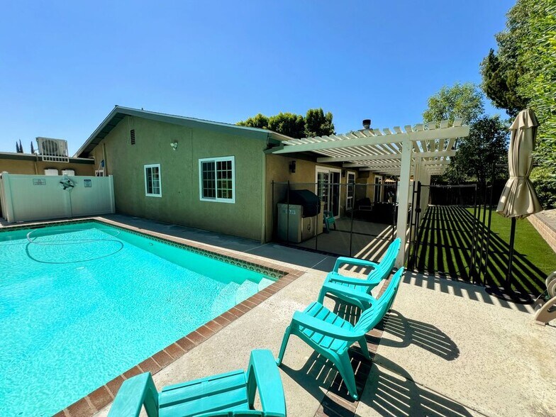 Building Photo - 5309 Lockhurst Dr