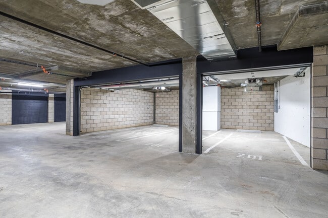 Building Photo - 1618 Hilts Ave