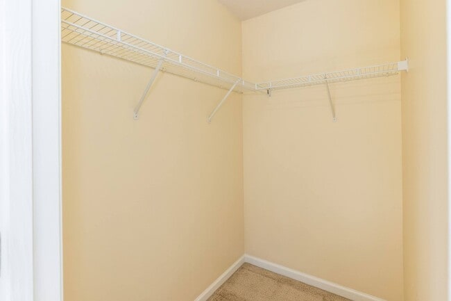 Building Photo - TWO BEDROOM HOME!