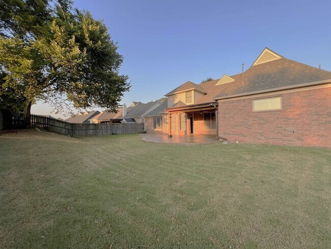 Building Photo - 4883 Fox Springs Dr