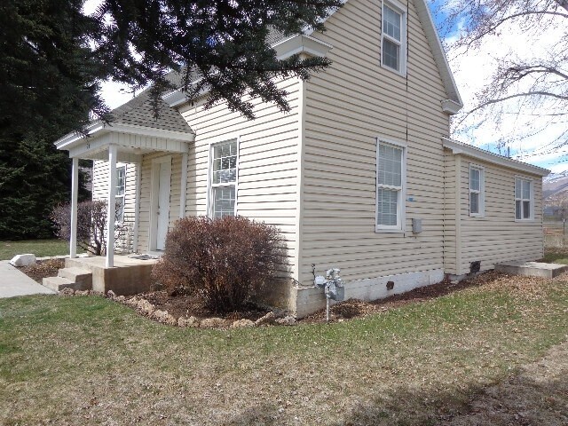 Building Photo - 94 W 250 N