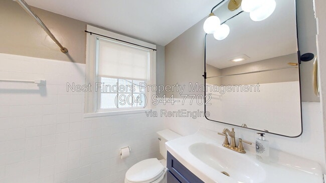 Building Photo - 2215 Larchmont Rd