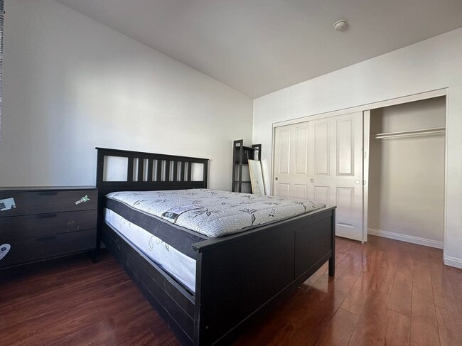 Building Photo - 5 BEDROOM HOME FOR LEASING IN West Covina