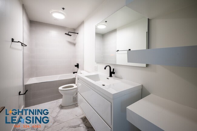 Building Photo - 8811 Burton Way