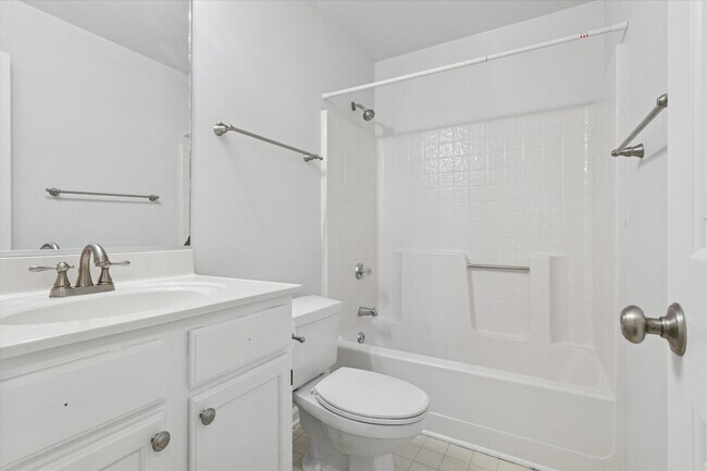 Building Photo - 2BR/2BA Condo Near Langley AFB