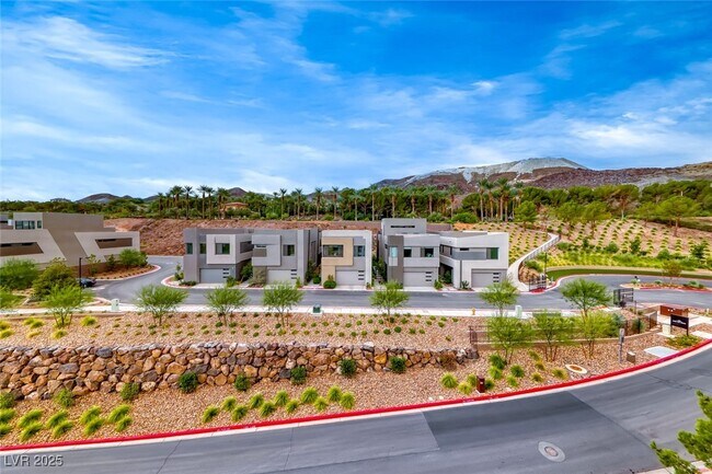 Building Photo - 30 Strada Di Villaggio