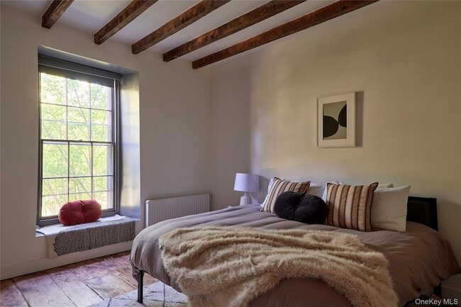 Building Photo - 1883 NY-213