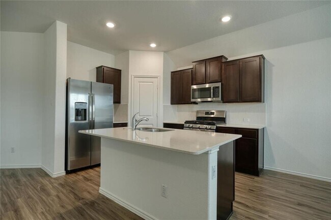 Building Photo - 1424 Chad Dr