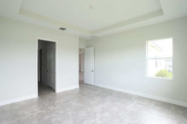 Building Photo - 15192 Wildwood Cir