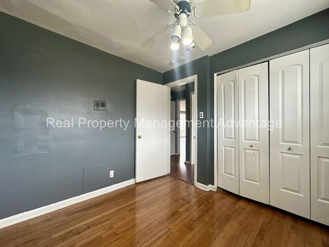 Building Photo - Beautiful Mid-Century 3 Bedroom Steps from Detroit Golf Club!