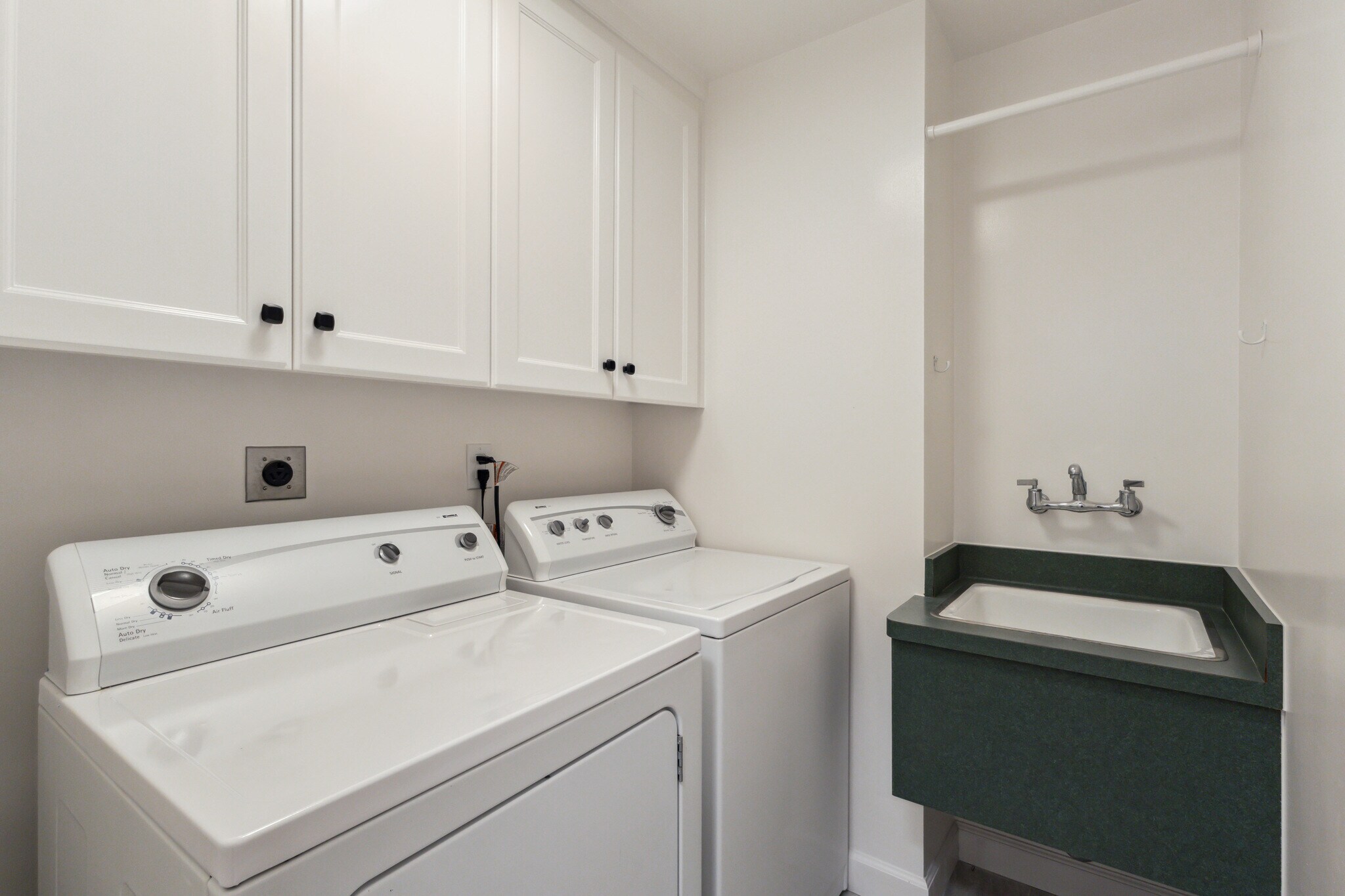 Building Photo - 26530 Conejo Ct
