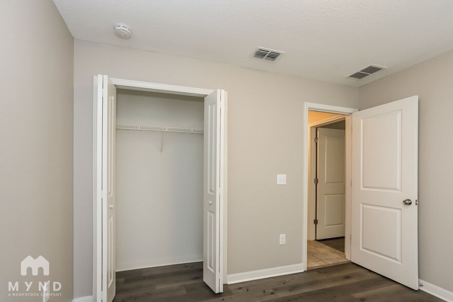 Building Photo - 6408 Trent Creek Dr