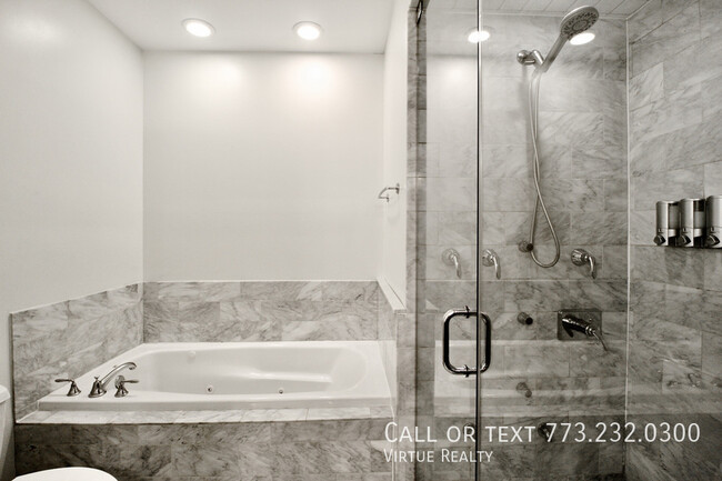 Building Photo - Fulton Market Condo-Quality 3 bedroom 2 ba...