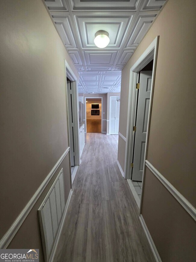 Building Photo - 1531 Dartmouth Ct