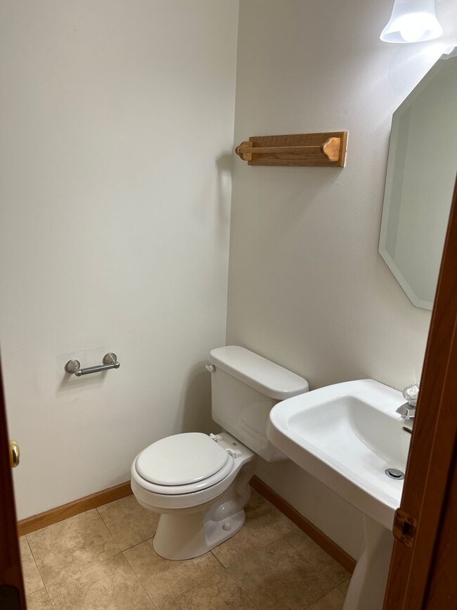 Building Photo - 9326 Inland Ln N