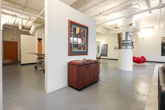 Building Photo - Irving St Lofts