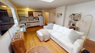 Building Photo - 1725 Spruce St