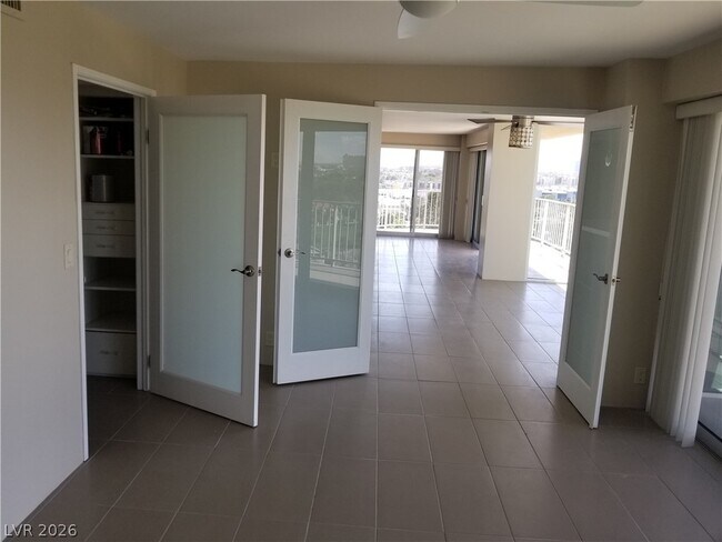 Building Photo - 3111 Bel Air Dr