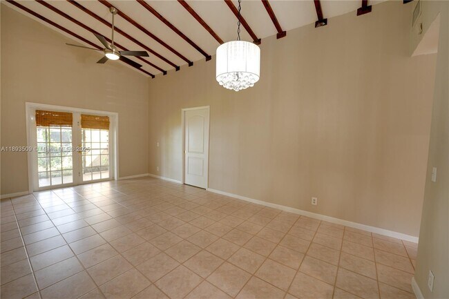 Building Photo - 2401 SW 58th Manor