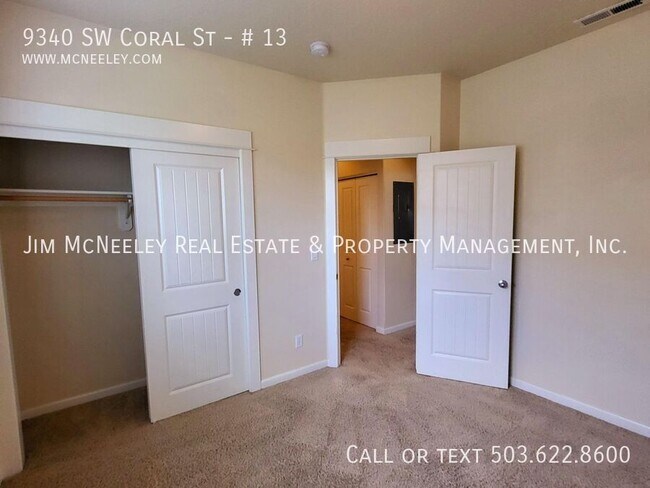Building Photo - 9340 SW Coral St