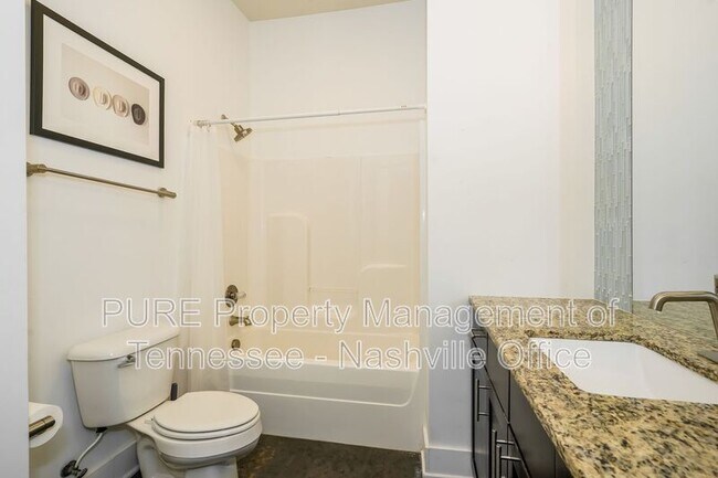 Building Photo - 210 30th Ave N