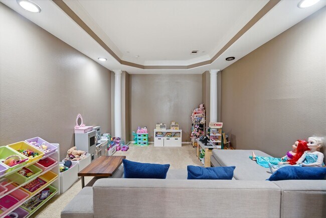 Building Photo - 2547 Marufo Vega Dr