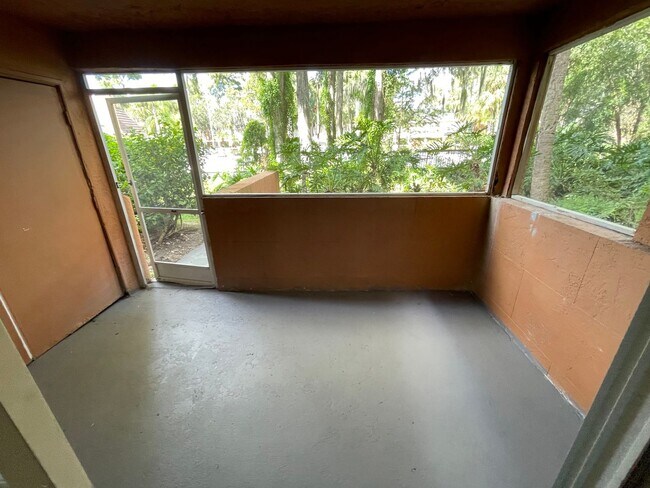 Building Photo - 2 Bedroom/2 Bathroom 1st Floor Condo at Cy...