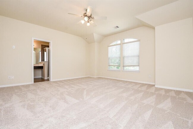 Building Photo - 8908 Clovermist Dr