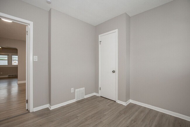 Building Photo - 4011 Dawnshire Ave