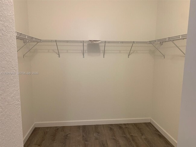 Building Photo - 1271 SE 27th Terrace