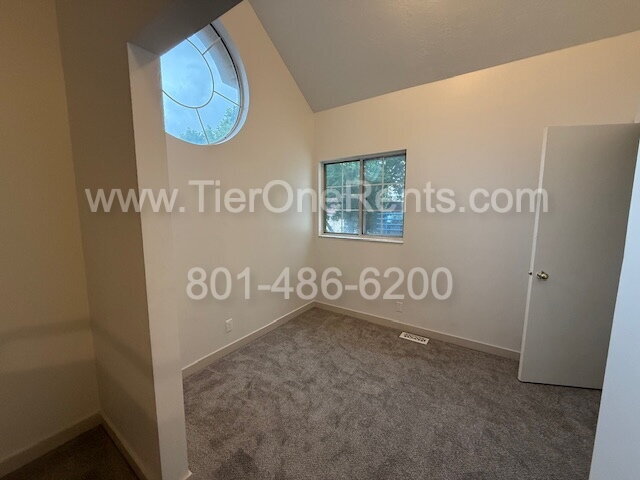 Building Photo - NO DEPOSIT option available for qualified ...