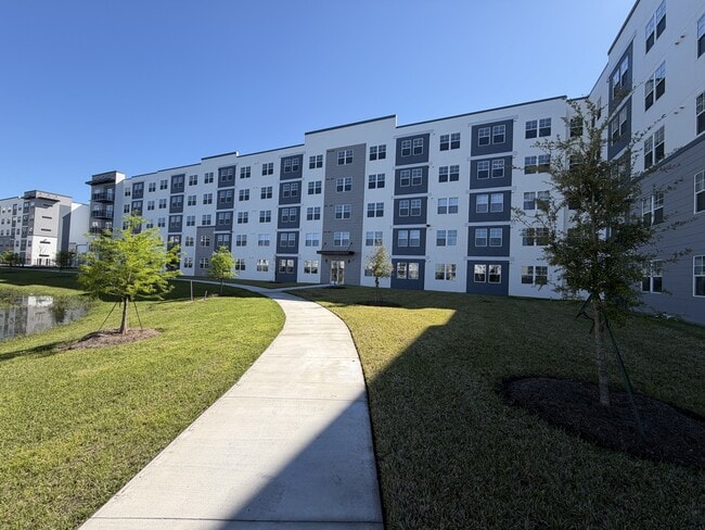 Building Photo - 5592 Pga Blvd