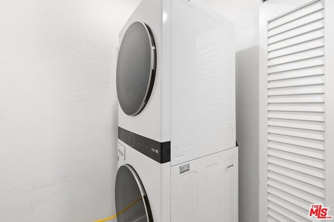 Building Photo - 311 S Gramercy Pl