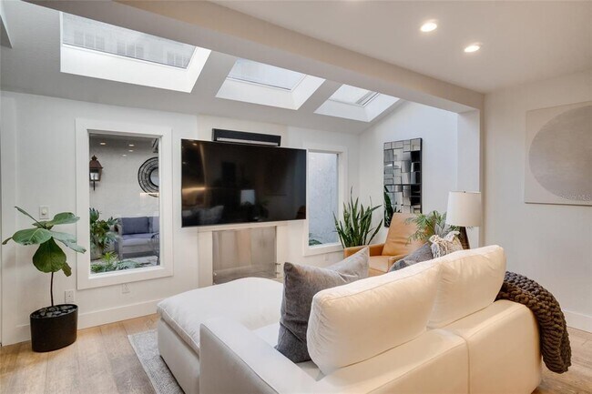 Building Photo - 1130 Washington Ave