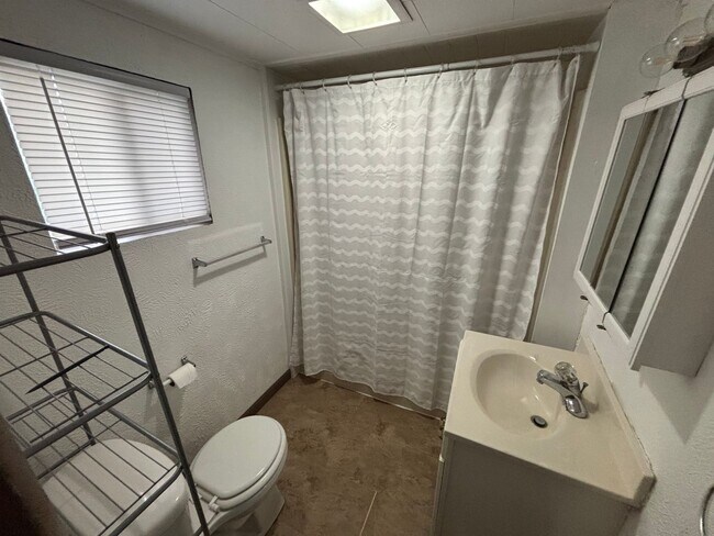 Building Photo - 250 Park Ave