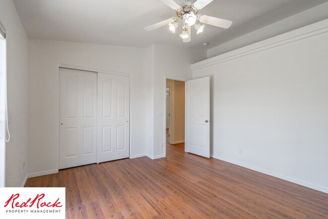 Building Photo - Remodeled 3 Bedroom Townhome with Great Vi...