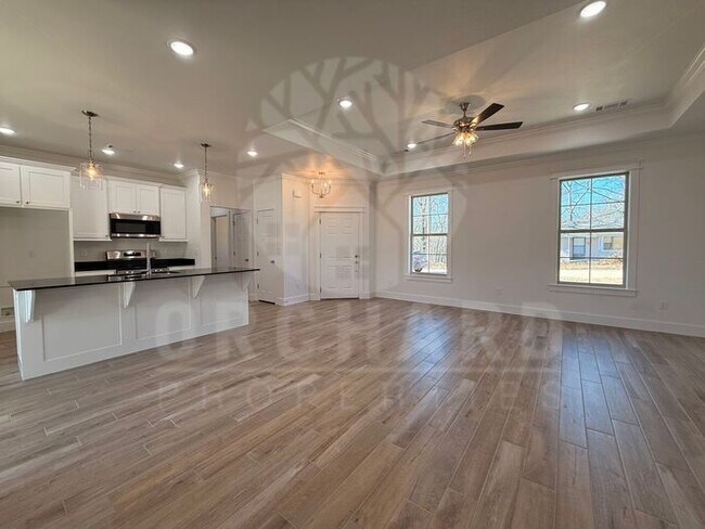 Building Photo - Bella Vista Single-Family Home- 3 Bed/ 2 Bath- Beautiful Cheston Plan